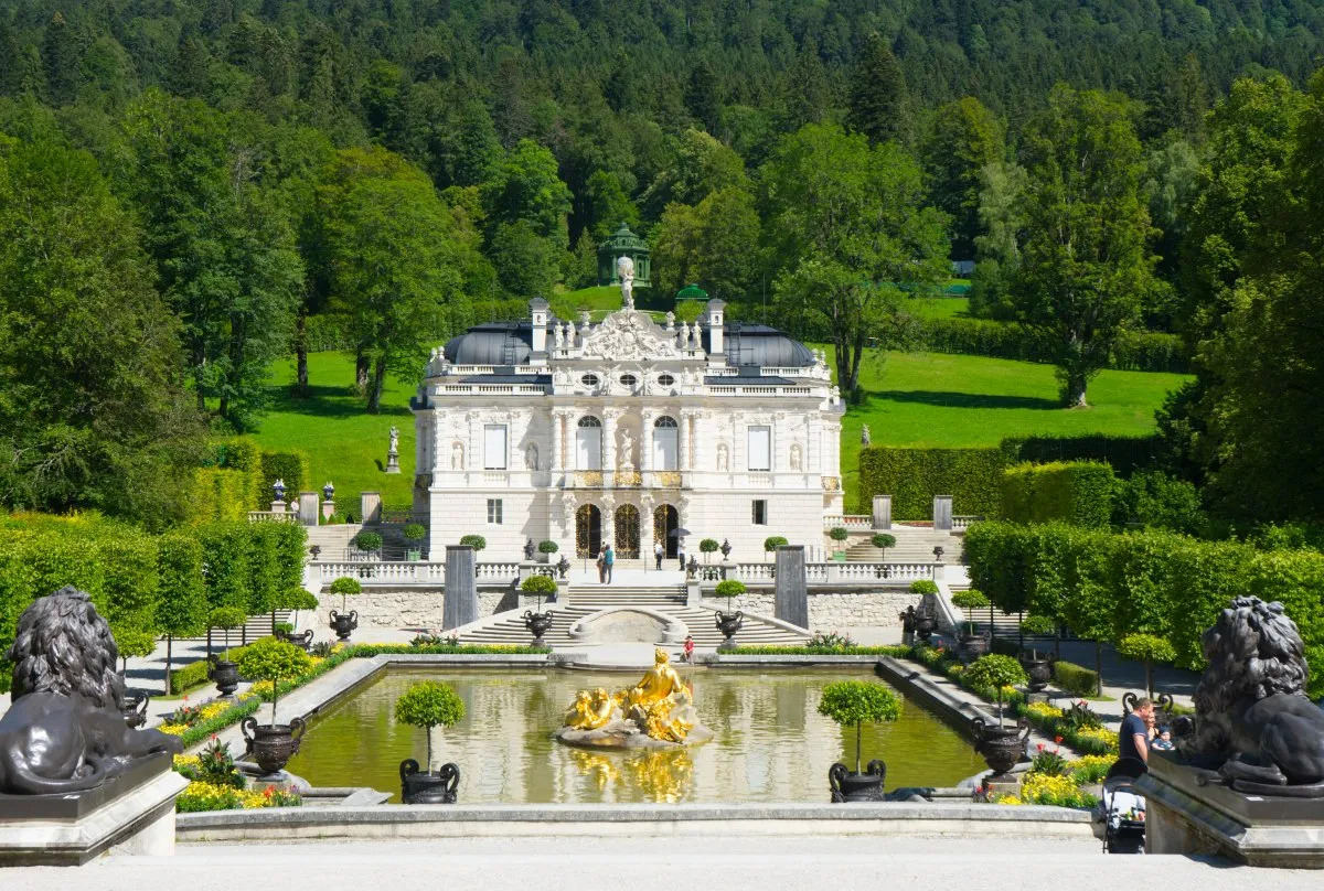Linderhof Castle Geometry